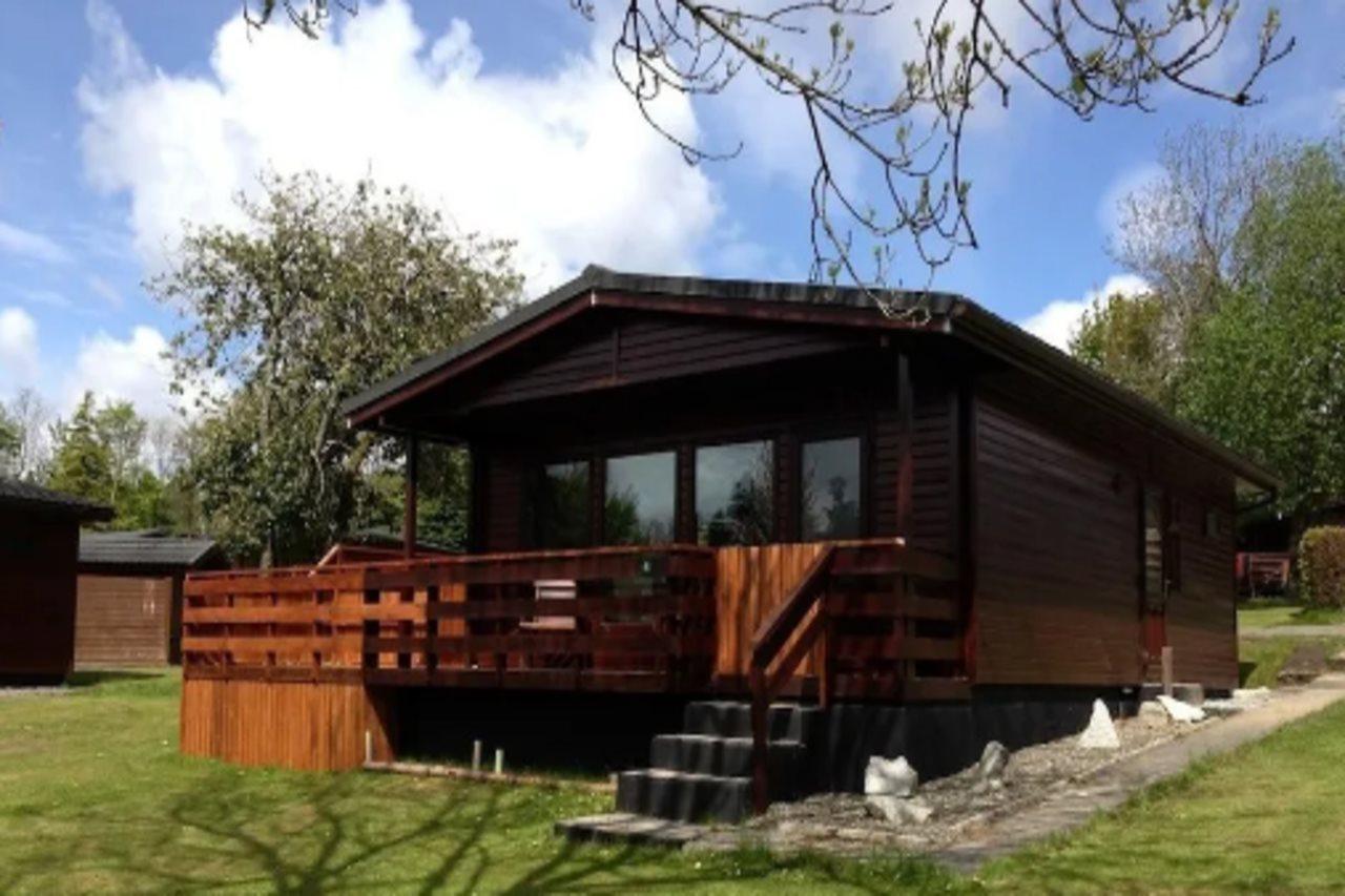 Primrose Lodge 4 With Hot Tub Newton Stewart Exterior photo